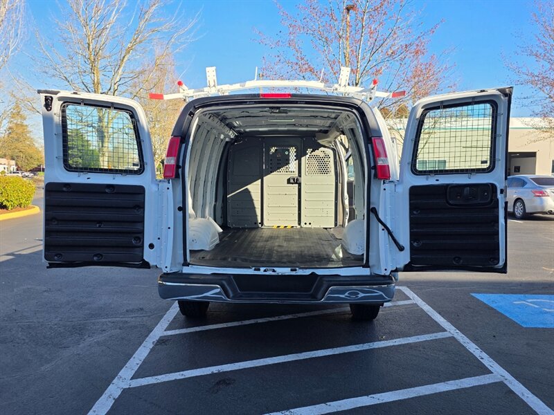 2014 Chevrolet Express 2500 CARGO VAN V8 4.8L / LOCAL / NO RUST / HD RACK / NON SMOKER / 2-OWNERS - Photo 21 - Portland, OR 97217