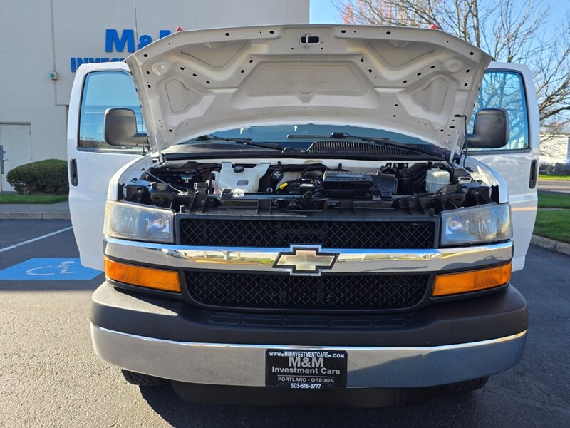 2014 Chevrolet Express 2500 CARGO VAN V8 4.8L / LOCAL / NO RUST / HD RACK / NON SMOKER / 2-OWNERS - Photo 29 - Portland, OR 97217