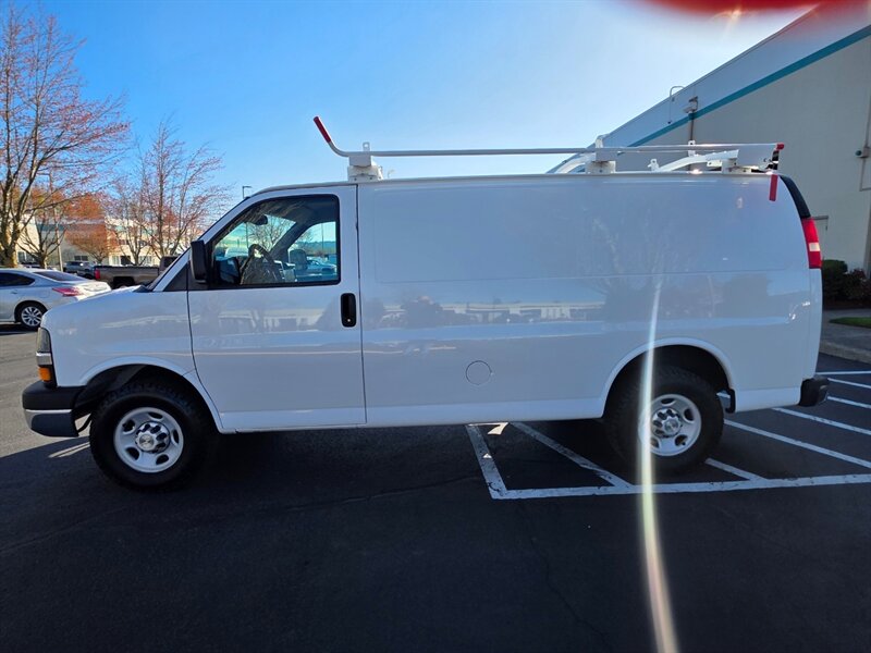 2014 Chevrolet Express 2500 CARGO VAN V8 4.8L / LOCAL / NO RUST / HD RACK / NON SMOKER / 2-OWNERS - Photo 3 - Portland, OR 97217