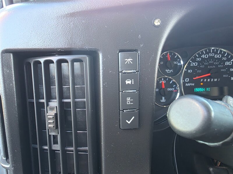 2014 Chevrolet Express 2500 CARGO VAN V8 4.8L / LOCAL / NO RUST / HD RACK / NON SMOKER / 2-OWNERS - Photo 41 - Portland, OR 97217