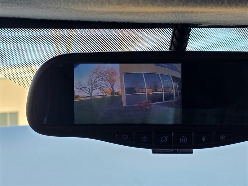 2014 Chevrolet Express 2500 CARGO VAN V8 4.8L / LOCAL / NO RUST / HD RACK / NON SMOKER / 2-OWNERS - Photo 17 - Portland, OR 97217