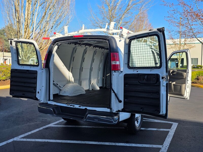 2014 Chevrolet Express 2500 CARGO VAN V8 4.8L / LOCAL / NO RUST / HD RACK / NON SMOKER / 2-OWNERS - Photo 27 - Portland, OR 97217