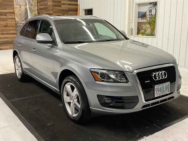 2010 Audi Q5 3.2 quattro Premium Plus AWD / 3.2L V6 / Pano Roof  / Leather & Heated Seats / Navigation / BRAND NEW TIRES / 143,000 MILES - Photo 2 - Gladstone, OR 97027