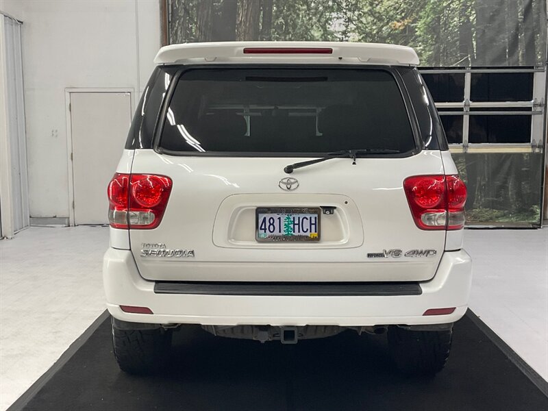 2006 Toyota Sequoia Limited Sport Utility 4X4 / 3RD ROW SEAT / NAVIGAT  / Leather & Heated Seats / Sunroof / Navigation & Backup Camera / LOCAL SUV / FRESH TIMING BELT SERVICE DONE - Photo 6 - Gladstone, OR 97027