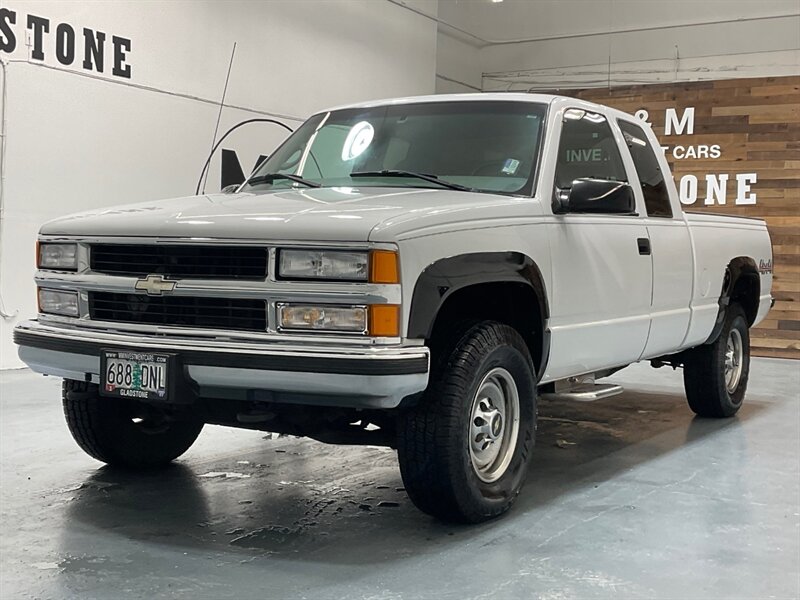 2000 Chevrolet C/K 2500 Series K2500 LS 4X4 7.4L V8 / 3/4 TON / 103K MILES  / LOCAL OREGON TRUCK / ZERO RUST - Photo 1 - Gladstone, OR 97027