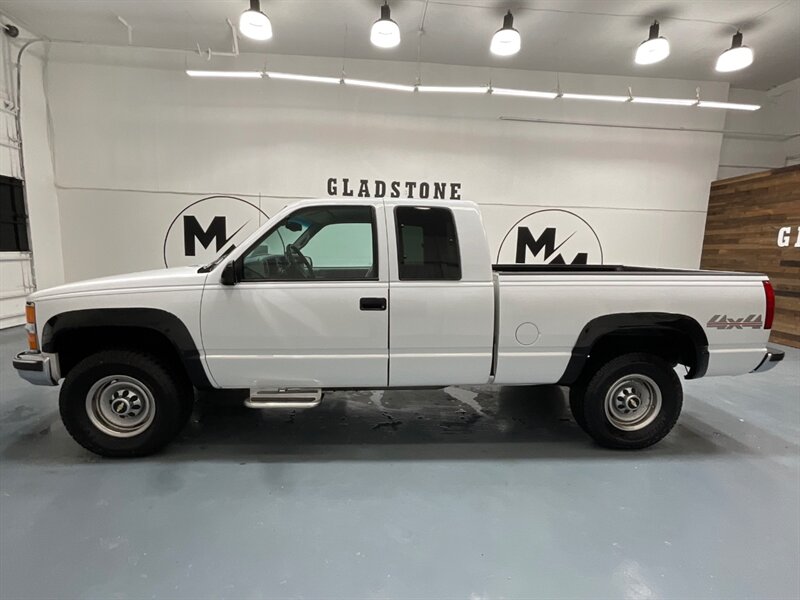 2000 Chevrolet C/K 2500 Series K2500 LS 4X4 7.4L V8 / 3/4 TON / 103K MILES  / LOCAL OREGON TRUCK / ZERO RUST - Photo 3 - Gladstone, OR 97027