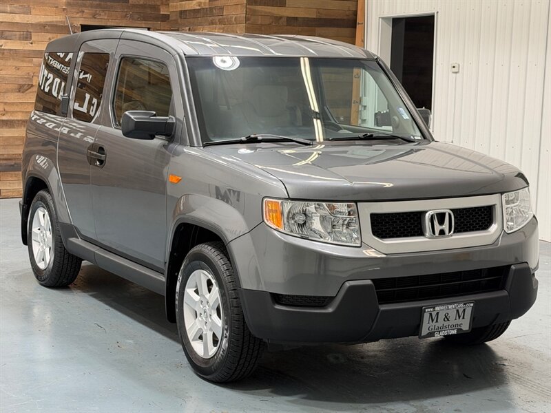 2010 Honda Element EX Sport Utility AWD / 4Cyl / NEW TIRES /ZERO RUST /LOCAL CAR / GREAT CONDITION / LOW MILES - Photo 2 - Gladstone, OR 97027