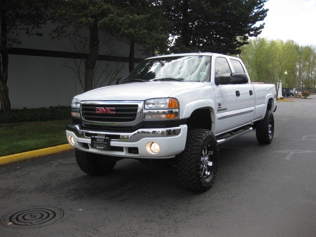 2005 GMC Sierra 2500 SLT/Crew Cab/Duramax/4x4/Lifted   - Photo 1 - Portland, OR 97217