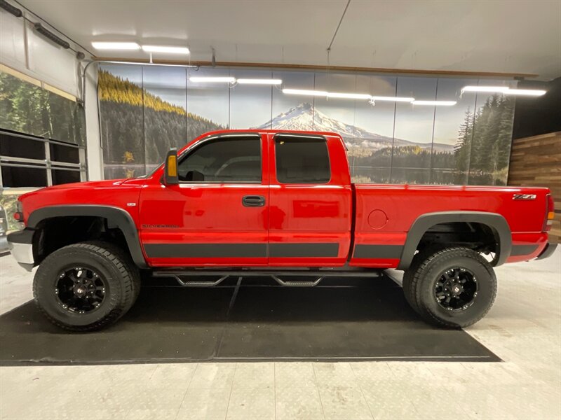 2000 Chevrolet Silverado 1500 LT 4X4 / 5.3L V8 / Leather & Heated Seats / LIFTED  / LOCAL TRUCK / RUST FREE / LIFTED w. 35 " A/T TIRES & 17 " WHEELS - Photo 3 - Gladstone, OR 97027