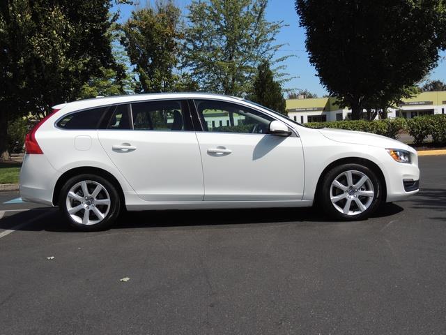 2016 Volvo V60 T5 Drive-E Premier / Navigation / Only 8000 MILES   - Photo 4 - Portland, OR 97217