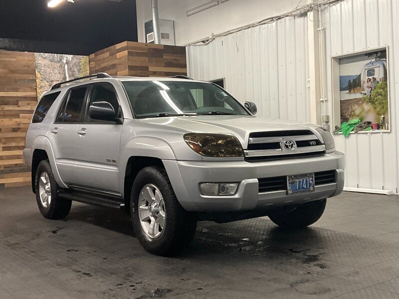 2005 Toyota 4Runner SR5 Sport Utility V8 / 4X4 / 3RD ROW SEAT 4.7L V8 ...