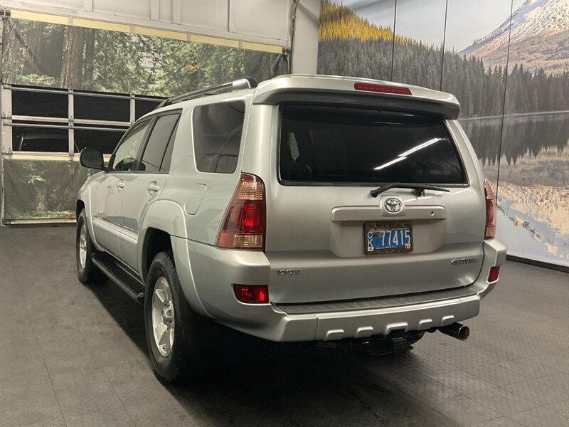 2005 Toyota 4Runner SR5 Sport Utility V8 / 4X4 / 3RD ROW SEAT  4.7L V8 / 4X4 / 3RD ROW SEAT - Photo 7 - Gladstone, OR 97027