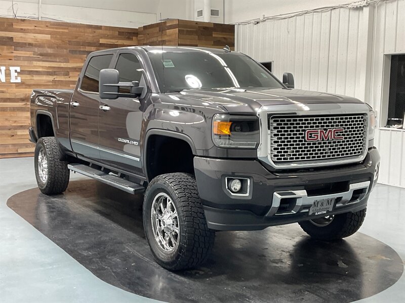 2015 GMC Sierra 2500 Denali 4x4 /6.6L Duramax Diesel/1-OWNER/  38K MILE  / ZERO RUST / LIFTED - Photo 2 - Gladstone, OR 97027