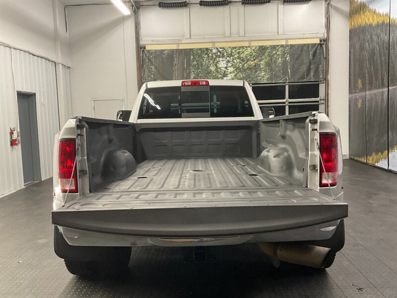 2017 RAM 3500 SLT Regular Cab 4X4 / 6.7L CUMMINS DIESEL / DUALLY  LONG BED DUALLY / 1-TON / ONLY 73,000 MILES - Photo 7 - Gladstone, OR 97027