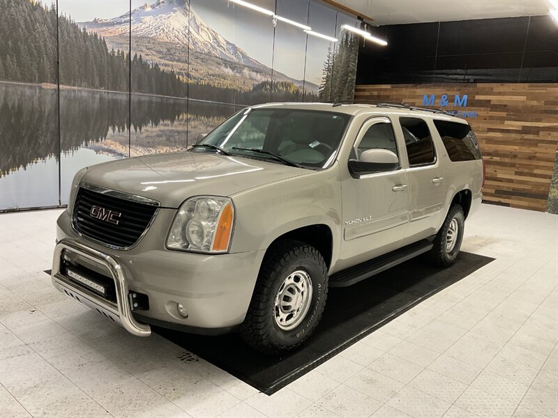 2007 GMC Yukon XL SLT 2500 4X4 / 6.0L V8 / Leather & Navigation  / 3RD ROW SEAT / 8-Passenger / 3/4 TON / Sunroof / LOCAL OREGON SUV / RUST FREE / SUPER CLEAN !! - Photo 1 - Gladstone, OR 97027