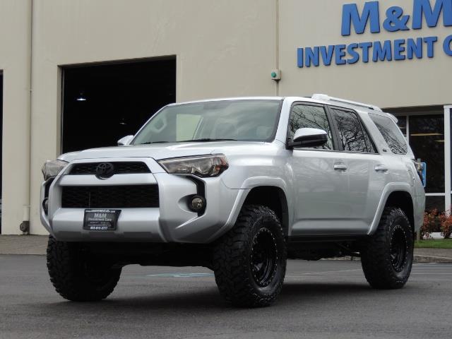 2016 Toyota 4Runner SR5 / 4X4 / THIRD ROW SEAT / LIFTED LIFTED