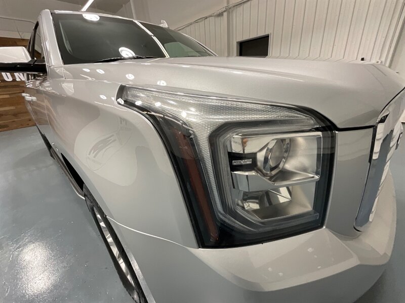 2018 GMC Yukon XL SLT 4X4 / 5.3L V8 / Leather Sunroof 2-DVDS  / Excel Cond - Photo 27 - Gladstone, OR 97027