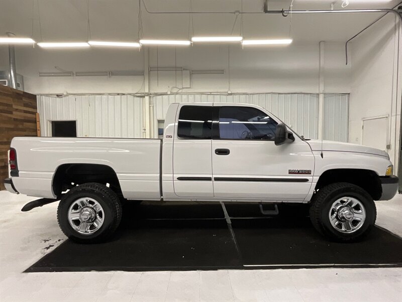 2002 Dodge Ram 2500 SLT Quad Cab 4X4 / 5.9L CUMMINS DIESEL / 6-SPEED  / Local Oregon Truck / RUST FREE - Photo 4 - Gladstone, OR 97027