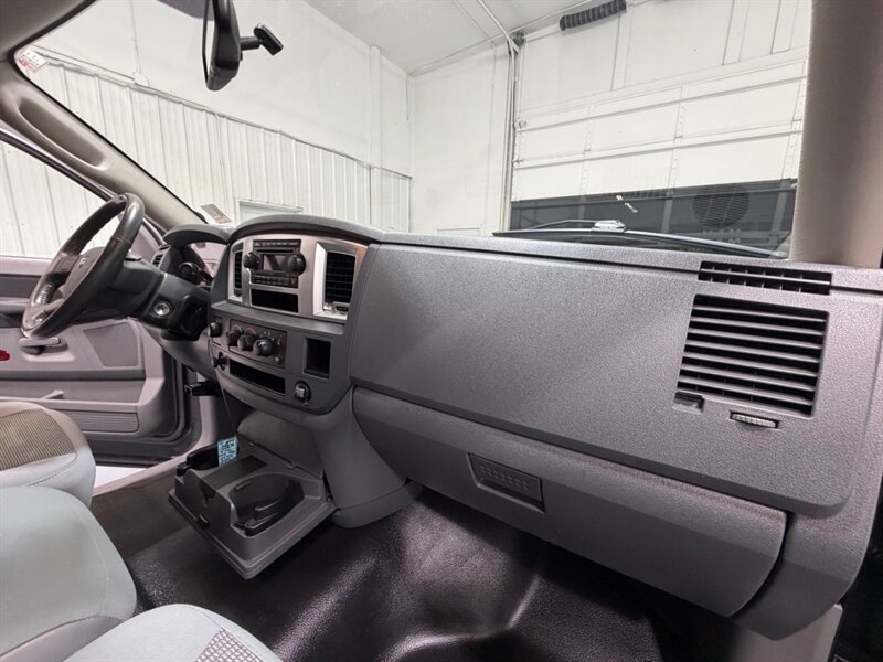 2007 Dodge Ram 2500 SLT 4X4 5.7L V8 HEMI / Long Bed / ZERO RUST / Quad Cab 3/4 TON GAS - Photo 35 - Gladstone, OR 97027