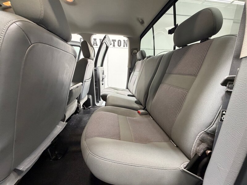 2007 Dodge Ram 2500 SLT 4X4 5.7L V8 HEMI / Long Bed / ZERO RUST / Quad Cab 3/4 TON GAS - Photo 13 - Gladstone, OR 97027