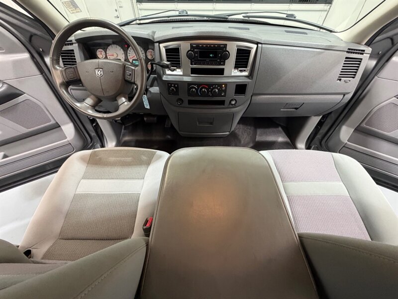 2007 Dodge Ram 2500 SLT 4X4 5.7L V8 HEMI / Long Bed / ZERO RUST / Quad Cab 3/4 TON GAS - Photo 37 - Gladstone, OR 97027