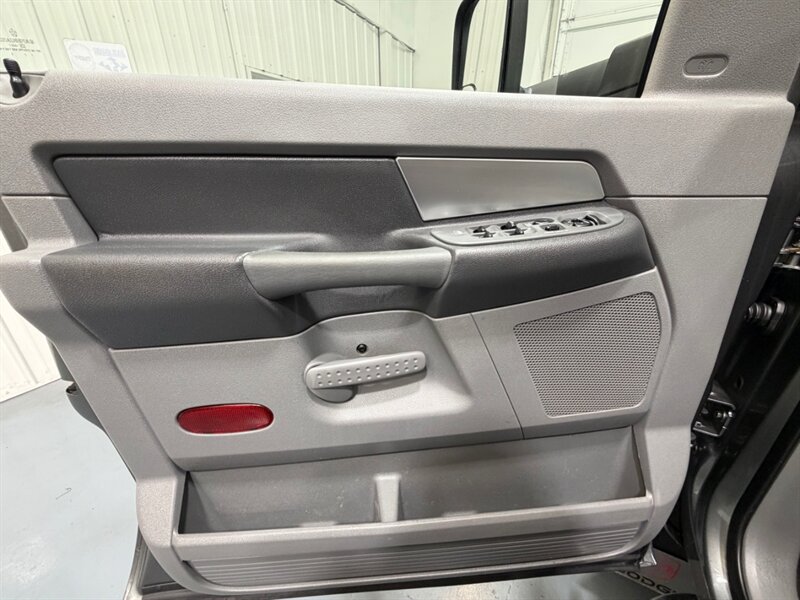 2007 Dodge Ram 2500 SLT 4X4 5.7L V8 HEMI / Long Bed / ZERO RUST / Quad Cab 3/4 TON GAS - Photo 32 - Gladstone, OR 97027