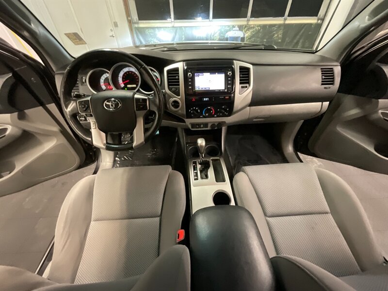 2014 Toyota Tacoma V6 4X4 / TRD OFF RD /LIFTED w/NEW WHEELS TIRES  LOCAL OREGON TRUCK / RUST FREE / NAVI & BACKUP CAMERA / RR DIFF LOCK / WINCH / SHARP  & CLEAN !! - Photo 33 - Gladstone, OR 97027