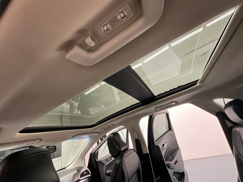 2022 Ford Edge Titanium AWD /Heated & Cooled Seats /Pano Sunroof  / B&O SOUND SYSTEM/ Navigation & Backup Camera / Adaptive Cruise - Photo 9 - Gladstone, OR 97027