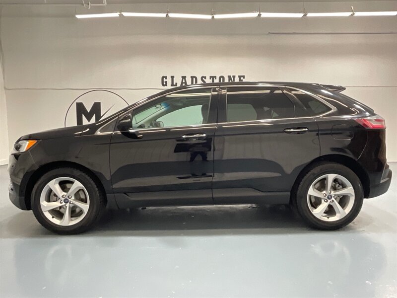 2022 Ford Edge Titanium AWD /Heated & Cooled Seats /Pano Sunroof  / B&O SOUND SYSTEM/ Navigation & Backup Camera / Adaptive Cruise - Photo 3 - Gladstone, OR 97027
