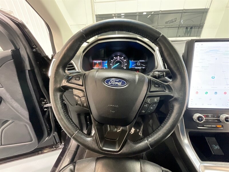 2022 Ford Edge Titanium AWD /Heated & Cooled Seats /Pano Sunroof  / B&O SOUND SYSTEM/ Navigation & Backup Camera / Adaptive Cruise - Photo 19 - Gladstone, OR 97027