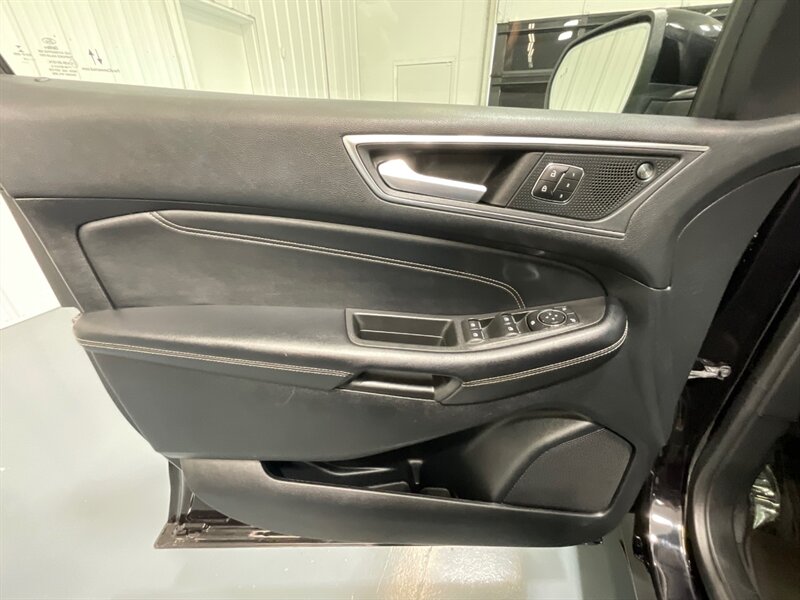 2022 Ford Edge Titanium AWD /Heated & Cooled Seats /Pano Sunroof  / B&O SOUND SYSTEM/ Navigation & Backup Camera / Adaptive Cruise - Photo 31 - Gladstone, OR 97027