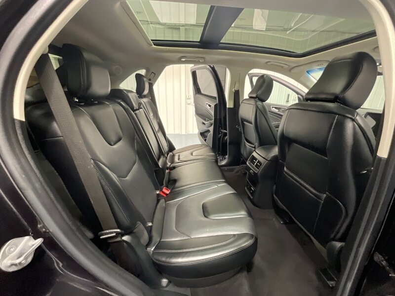 2022 Ford Edge Titanium AWD /Heated & Cooled Seats /Pano Sunroof  / B&O SOUND SYSTEM/ Navigation & Backup Camera / Adaptive Cruise - Photo 12 - Gladstone, OR 97027