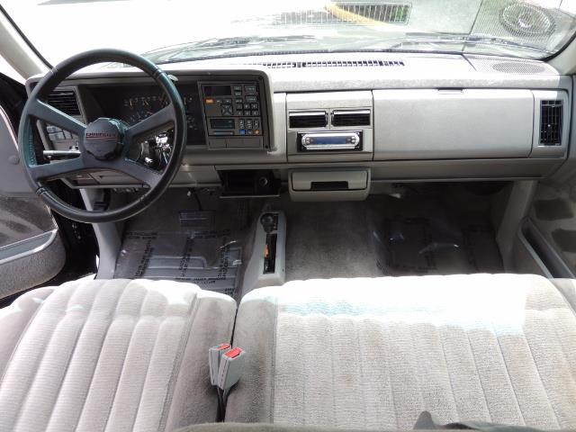 1993 Chevrolet K2500 Silverado 2dr K2500 Silverado   - Photo 13 - Portland, OR 97217