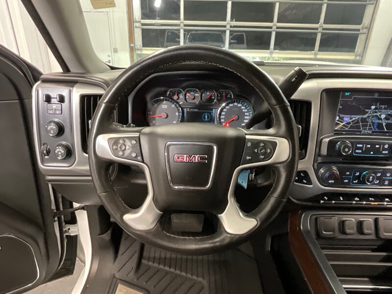 2018 GMC Sierra 1500 SLT Crew Cab 4X4 / L   - Photo 36 - Gladstone, OR 97027