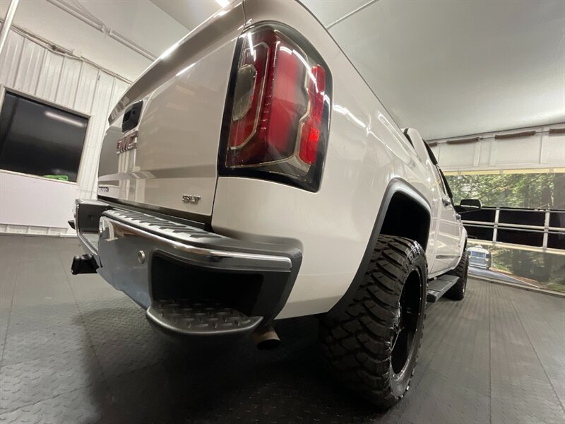 2018 GMC Sierra 1500 SLT Crew Cab 4X4 / L   - Photo 10 - Gladstone, OR 97027