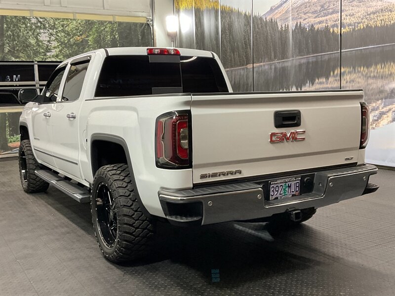 2018 GMC Sierra 1500 SLT Crew Cab 4X4 / L   - Photo 8 - Gladstone, OR 97027