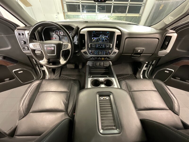 2018 GMC Sierra 1500 SLT Crew Cab 4X4 / L   - Photo 16 - Gladstone, OR 97027