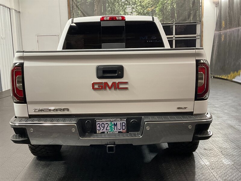 2018 GMC Sierra 1500 SLT Crew Cab 4X4 / L   - Photo 6 - Gladstone, OR 97027