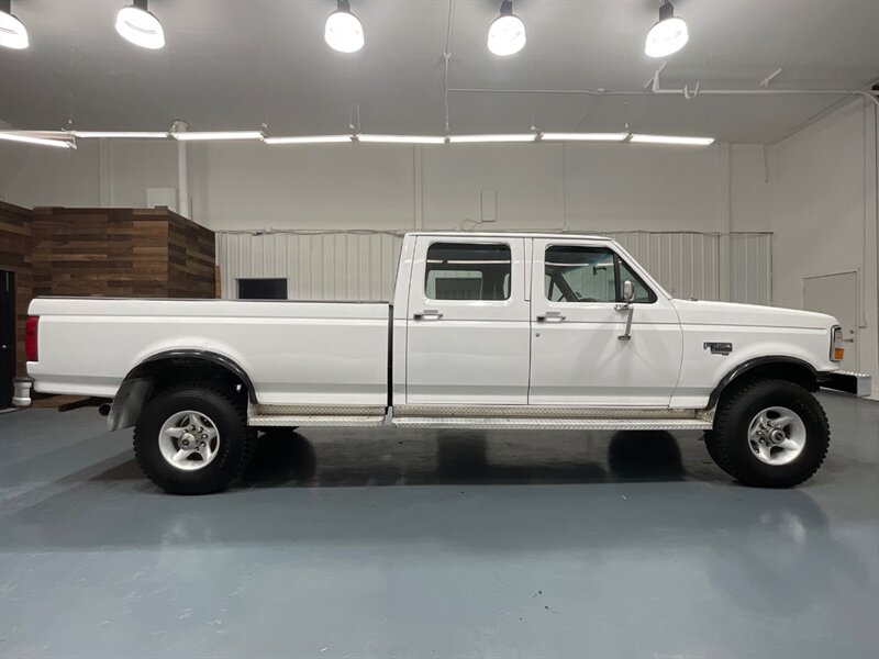 1997 Ford F-350 Crew Cab 4X4 / 7.3L DIESEL / 5-SPEED / 126k MILES  / 1-OWNER / ZERO RUST / LONG BED / 7.3L POWER STROKE - Photo 4 - Gladstone, OR 97027