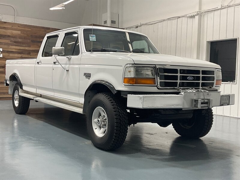 1997 Ford F-350 Crew Cab 4X4 / 7.3L DIESEL / 5-SPEED / 126k MILES  / 1-OWNER / ZERO RUST / LONG BED / 7.3L POWER STROKE - Photo 2 - Gladstone, OR 97027