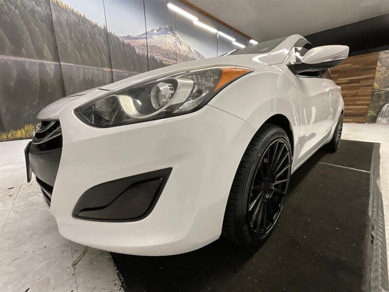 2014 Hyundai Elantra GT Hatchback 4Dr / 2.0L 4Cyl / 6-SPEED MANUAL  / Sport Suspension / Style Package / LOCAL CAR / BRAND NEW TIRES / 112,000 MILES - Photo 9 - Gladstone, OR 97027