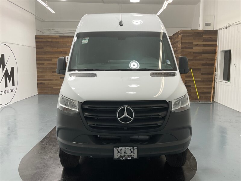 2022 Mercedes-Benz Sprinter 2500 CARGO VAN 4X4 /V6 DIESEL / HIGHROOF 170 " WB  / ONLY 168 MILES - Photo 6 - Gladstone, OR 97027