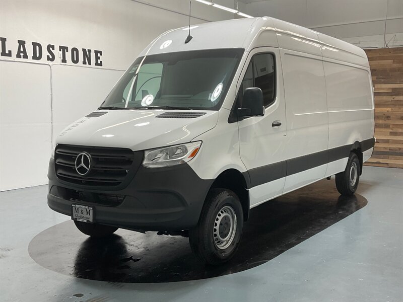 2022 Mercedes-Benz Sprinter 2500 CARGO VAN 4X4 /V6 DIESEL / HIGHROOF 170 " WB  / ONLY 168 MILES - Photo 1 - Gladstone, OR 97027