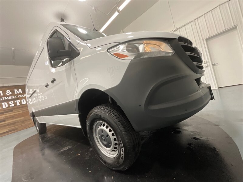 2022 Mercedes-Benz Sprinter 2500 CARGO VAN 4X4 /V6 DIESEL / HIGHROOF 170 " WB  / ONLY 168 MILES - Photo 50 - Gladstone, OR 97027