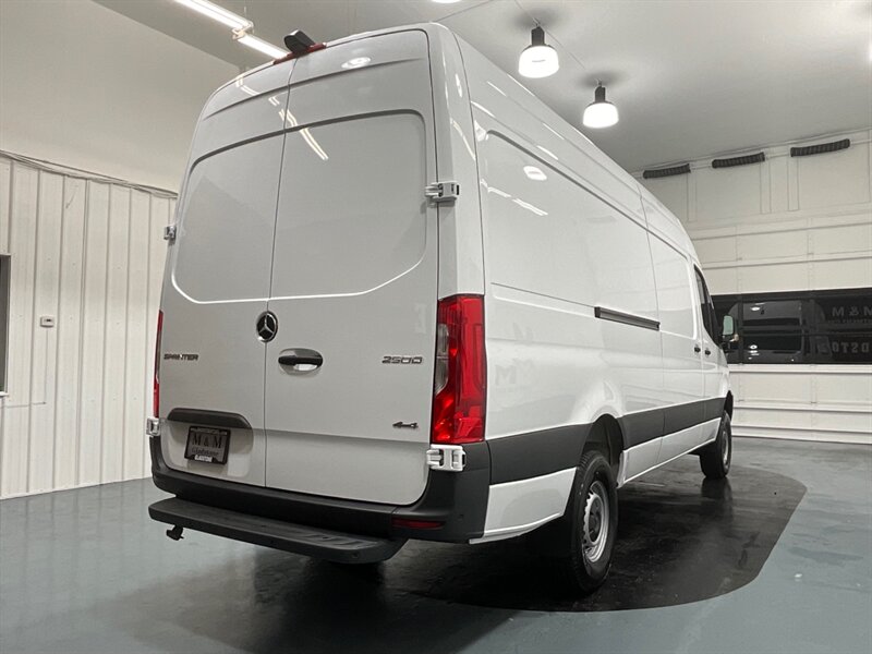 2022 Mercedes-Benz Sprinter 2500 CARGO VAN 4X4 /V6 DIESEL / HIGHROOF 170 " WB  / ONLY 168 MILES - Photo 9 - Gladstone, OR 97027