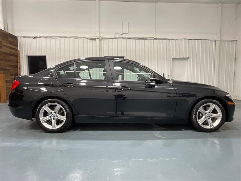 2013 BMW 328i xDrive AWD / Leather / Navigation /Backup Cam  / LOCAL OREGON CAR / Heated Leather Seats / Great Service History - Photo 4 - Gladstone, OR 97027