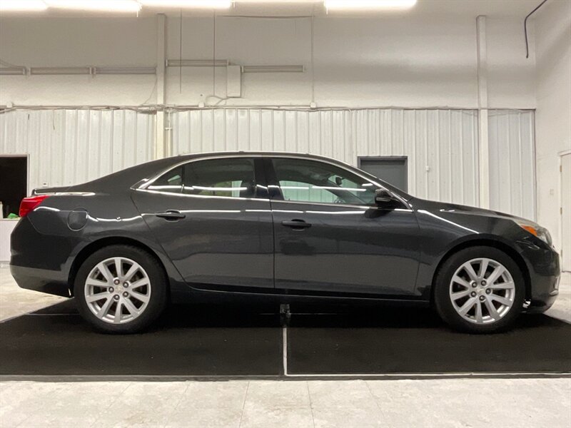 2015 Chevrolet Malibu LT Sedan 4Dr  / 2.5L 4Cyl / ONLY 85,000 Miles  / Excel Cond - Photo 4 - Gladstone, OR 97027