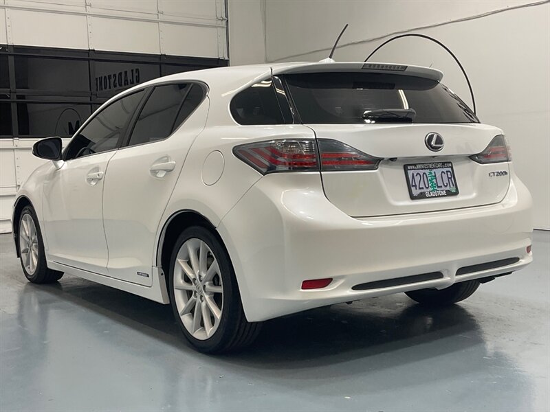 2013 Lexus CT 200h Hatchback Hybrid /Leather Heated seats /Backup Cam / Great service history at Lexus of portland - Photo 8 - Gladstone, OR 97027