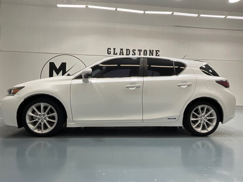 2013 Lexus CT 200h Hatchback Hybrid /Leather Heated seats /Backup Cam / Great service history at Lexus of portland - Photo 3 - Gladstone, OR 97027