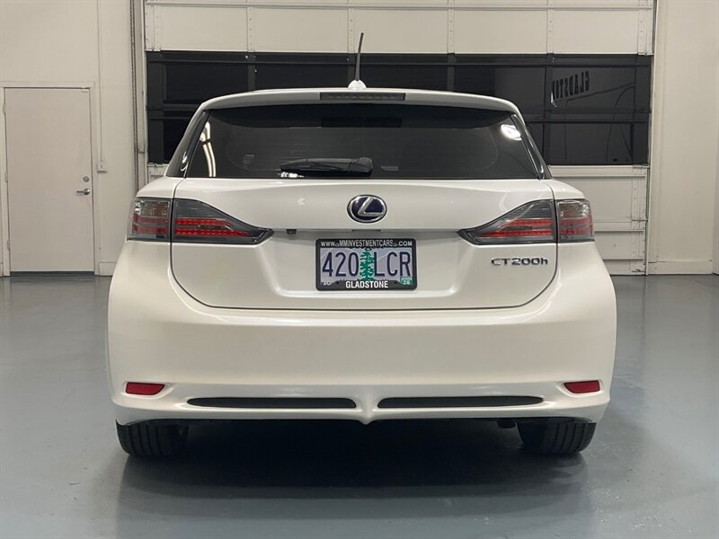 2013 Lexus CT 200h Hatchback Hybrid /Leather Heated seats /Backup Cam / Great service history at Lexus of portland - Photo 6 - Gladstone, OR 97027